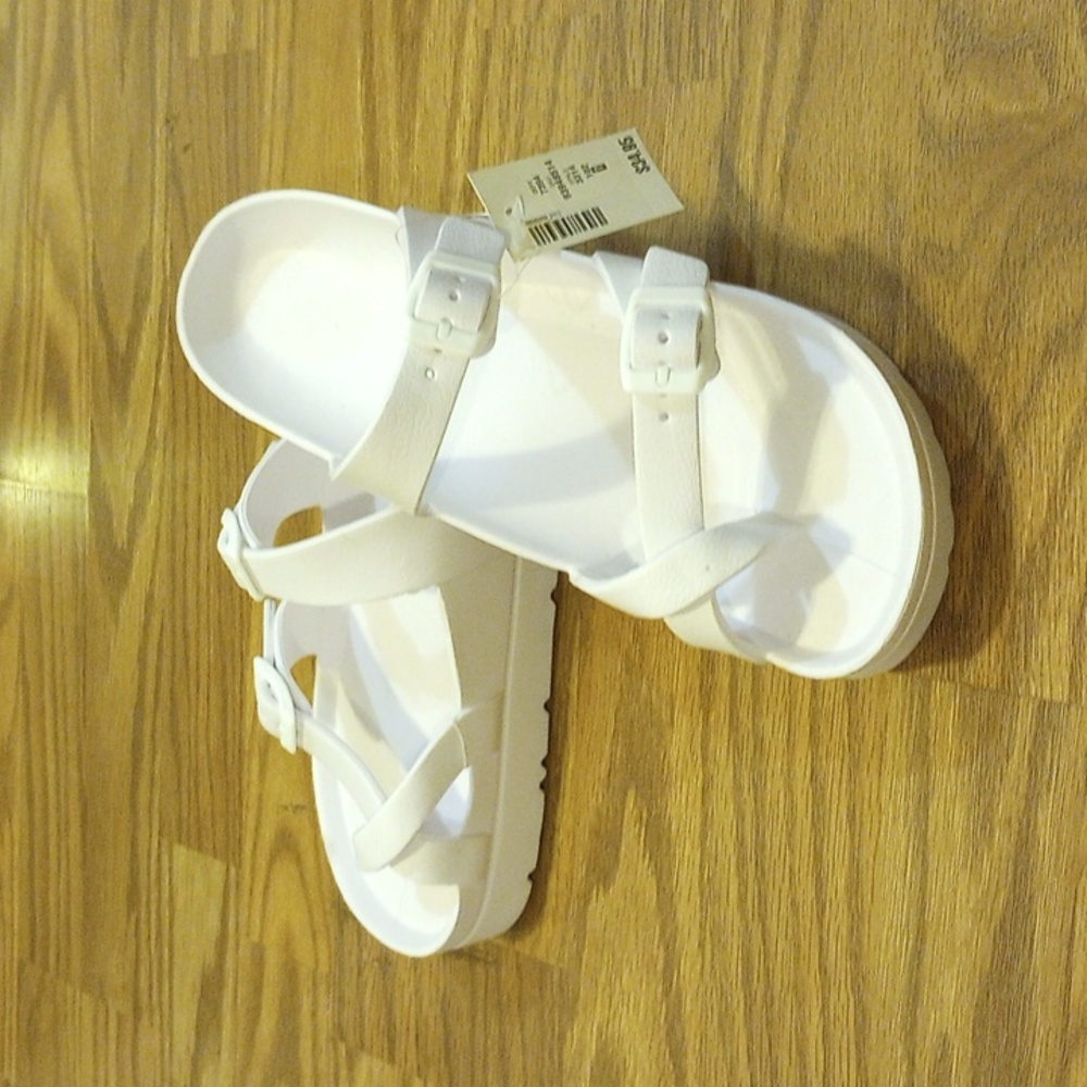 AERPOSTALE Platform sandals Size 7- WHITE 🤍